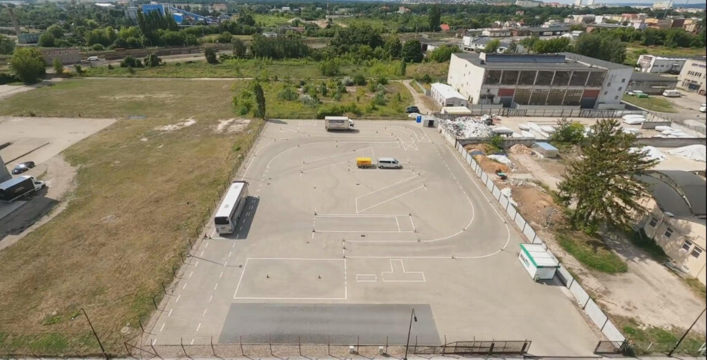 plac manewrowy szkoły kierowców TEST zawiera wszystkie zadania egzaminacyjne. Jedyny taki w Grudziądzu!